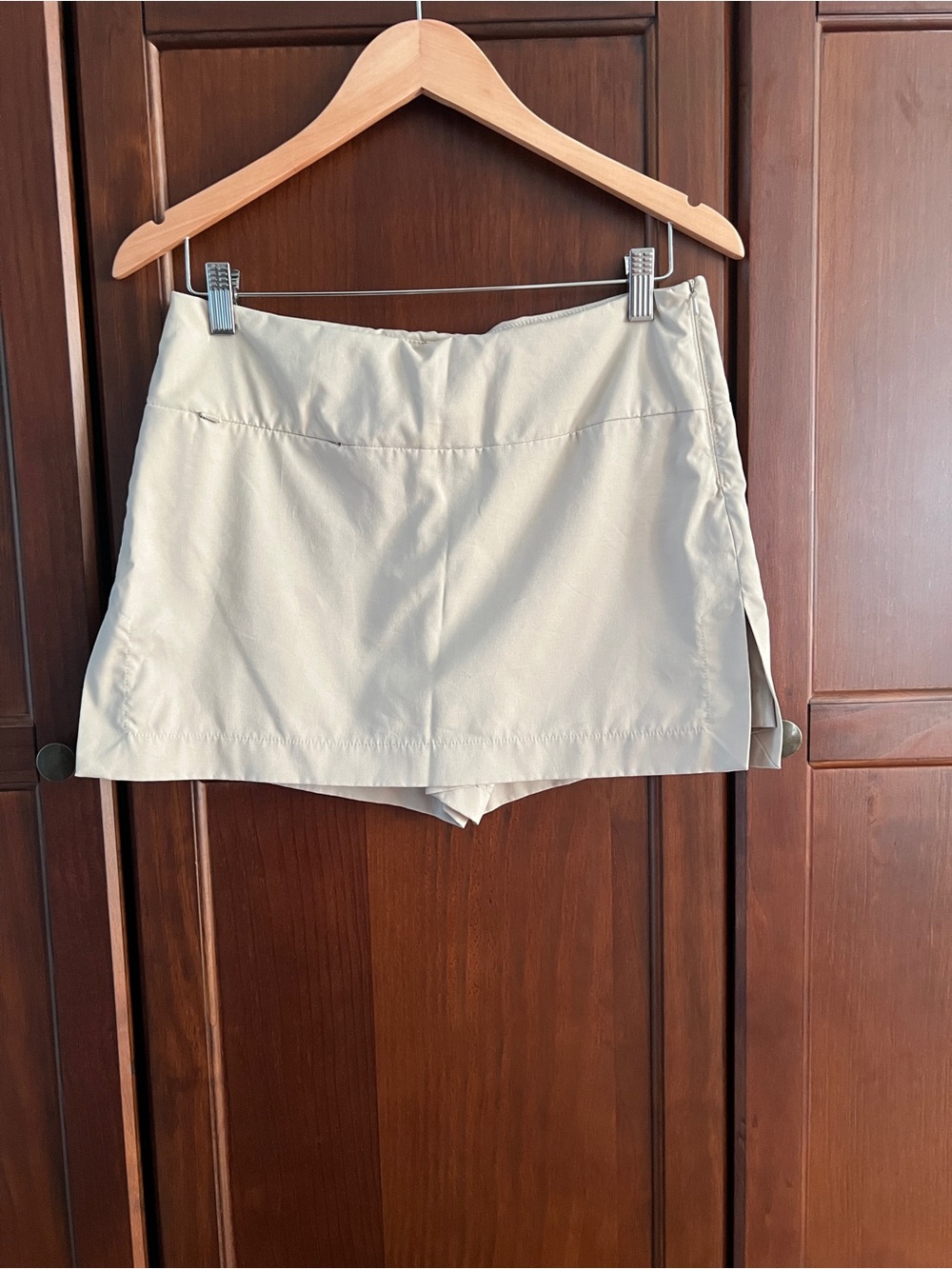 Smallwood’s Yachtwear Horizon Skort Size 6 Stone Beige Performance 2119H - Picture 2 of 10